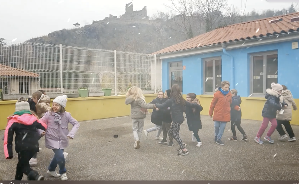 Video option anglais à l’Ecole A CHRISTMAS DAY AT SCHOOL Institution Saint Charles Vienne 38